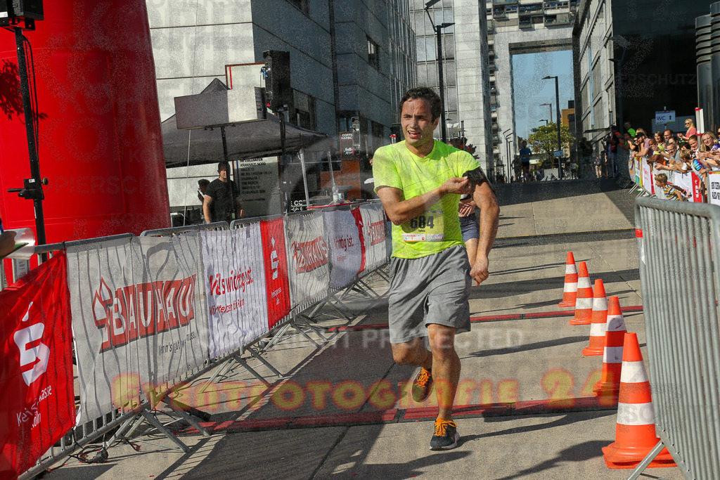 240921_1513_EX1_4693 | Sportfotografie im Rhein-Sieg Kreis, Köln, Bonn, NRW, Rheinland Pfalz, Hessen, etc. Unser Tätigkeitsfeld umfasst den Laufsport vom Volkslauf über den Marathon, Duathlon, Triathon bis zum Ultralauf wie Kölnpfad Ultra oder Schindertrail.