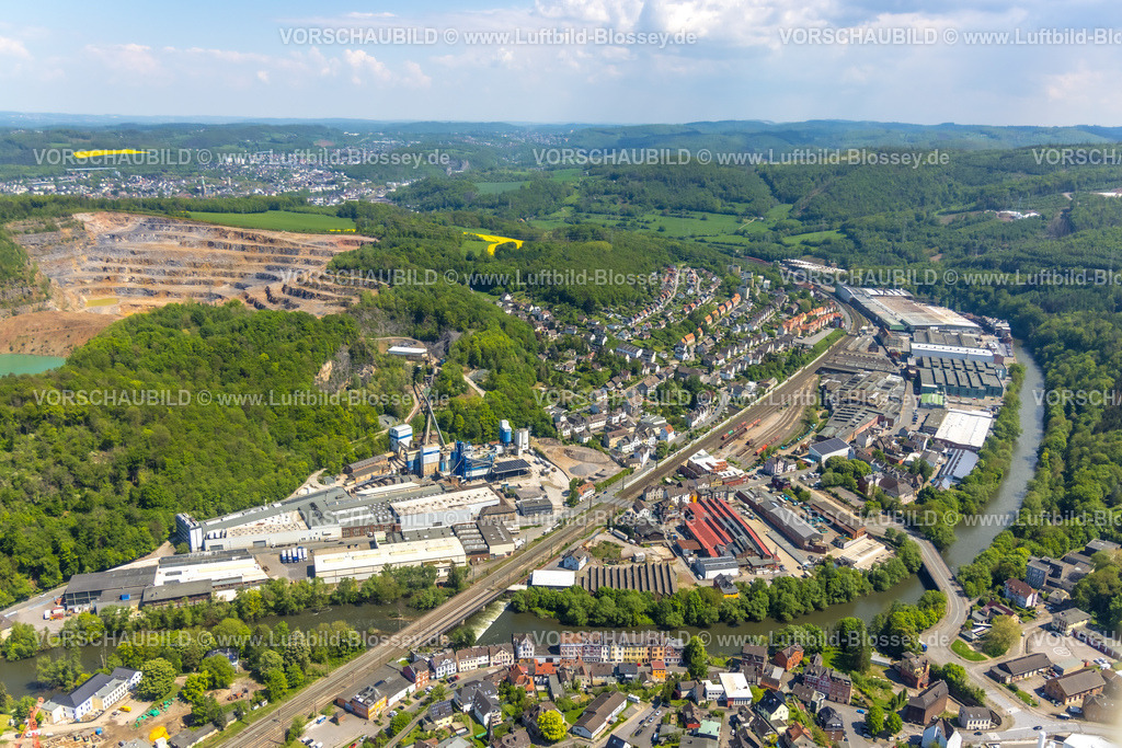 Hagen230501659Hohenlimburg | Luftbild, HKW Asphalt Asphaltmischwerk am Steinbruch Steltenberg, Gewerbegebiet Oeger Straße, Fluss Lenne, Hohenlimburg, Hagen, Sauerland, Nordrhein-Westfalen, Deutschland
