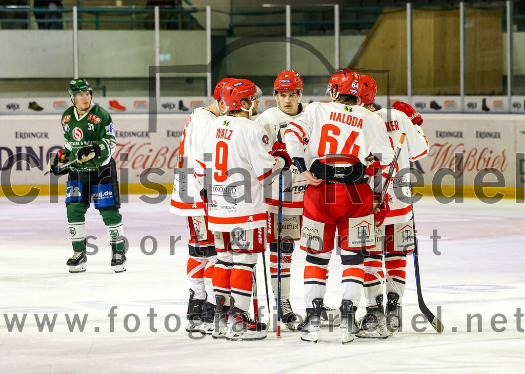 2023-10-20_138_TSV_Erding_gegen_EHC_Klostersee | Erding, Deutschland, 20.10.2023:.Eishockey, Bayernliga Vorrunde 2023 / 2024, 2. Spieltag, TSV Erding gegen EHC Klostersee, Endergebnis: 7:2..Kelvin Walz (EHC Klostersee, #9), Marek Haloda (EHC Klostersee, #64)..Foto: Christian Riedel / fotografie-riedel.net