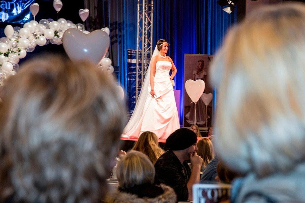 top-top.de Hochzeiten049 | Foto, Video, Fotografie, Videografie, Fotobox, DJ, Discjockey, Musik, Musikbox, Veranstaltung, Photobooth, Amazon, Ebay, Buchtipp, Bestseller, Autor, Verlag, Buch, Wesel, Hamminkeln, NRW, Dinslaken, Rees, Drohne, Hochzeit, Party, Fotobox, Wesel, Fotograf