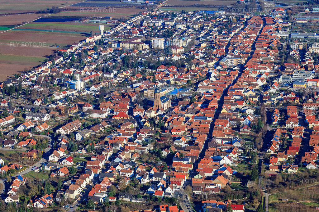 Luftbild: Hauptstraße aus Westen in Kandel im Bundesland Rheinland-Pfalz in Deutschland. Foto: IMG_37048.jpg vom 16.01.2011 durch Werner Riehm/FLY-FOTO.de