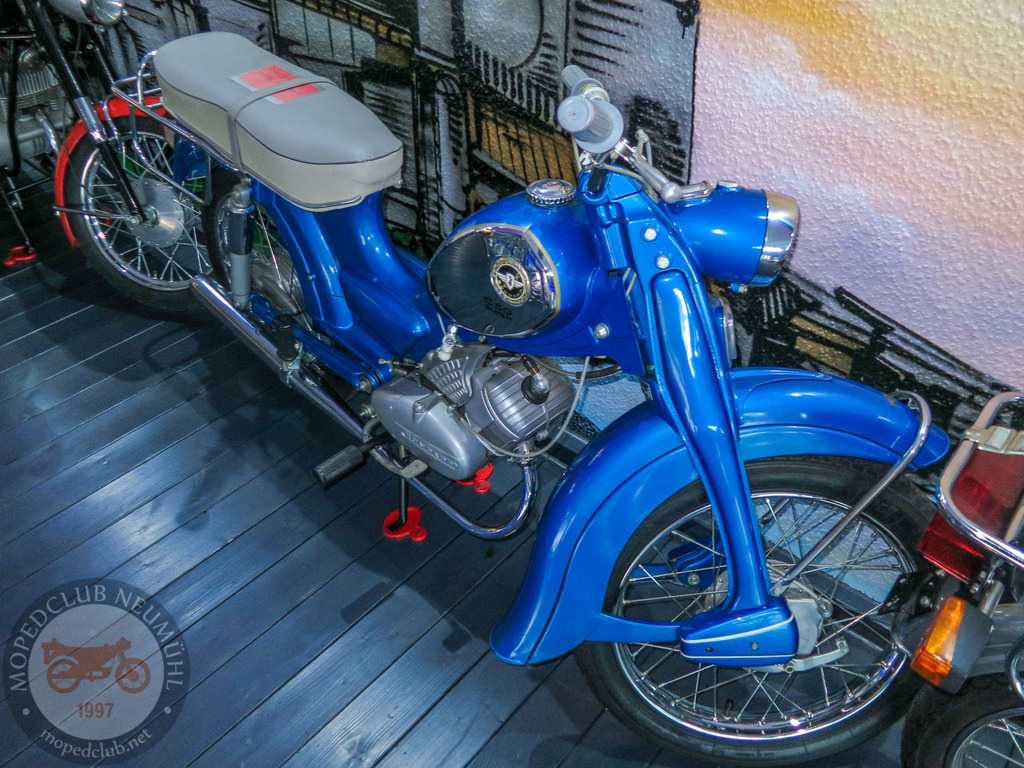 MopedmuseumNeumühl_151023_059 | Bildergalerie von Sport-Ereignissen aber auch von weiteren spannenden Dingen - nicht nur vom Niederrhein. In Anlehnung an den bekannten Spruch von Hanns Dieter Hüsch heißt das Motto: "Niederrhein ist überall".  - Realisiert mit Pictrs.com