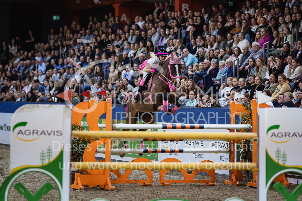 240113_Münster_Kostümspringen-412 | Deine schönsten Turniermomente als professionelle Fotos! Entdecke hochwertige Pferdesport-Fotografie im Online-Shop. Jetzt Fotos finden & bestellen!