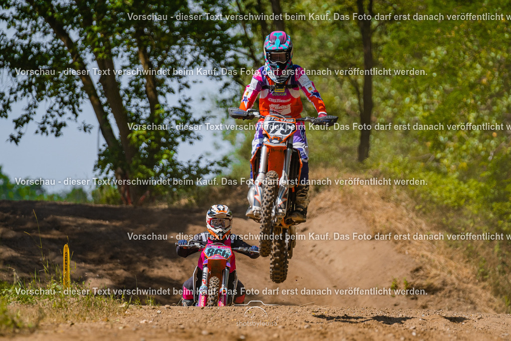 07_05_BernauerSchleife-6597 | Sportfotografin aus Berlin-Brandenburg mit Fokus auf Motocross. Ich halte deine sportliche Leistung und echte Emotionen auf und neben der Strecke professionell fest. Entdecke die Fotos von deinem Rennen und bestelle sie direkt hier im Shop.