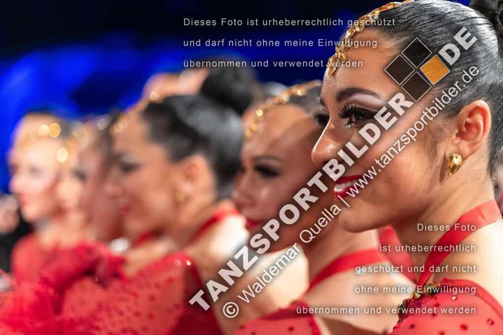 20251206-06254 | Hier finden Sie Tanz Bilder vom Latein und Standard Formationen tanzen. Sportbilder vom Tanzsport. Schöne Fotos und von Weltmeisterschaft, Europameisterschaft, Bundesliga, Regionalliga, Oberliga und Landesliga sowie von GOC Stuttgart, DanceComp, WM Bremen