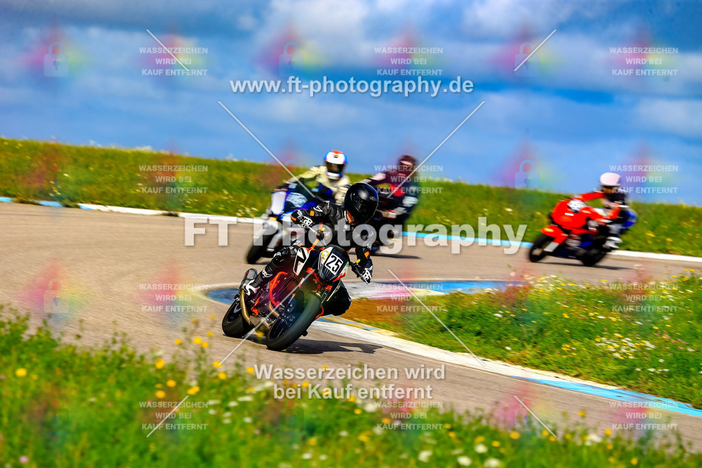 025-4941 | Hier findet Ihr Bilder von Touristenfahrten auf der Nürburgring Nordschleife oder von anderen Veranstaltungen die ich besucht habe. Viel Spass beim Durch Schauen 