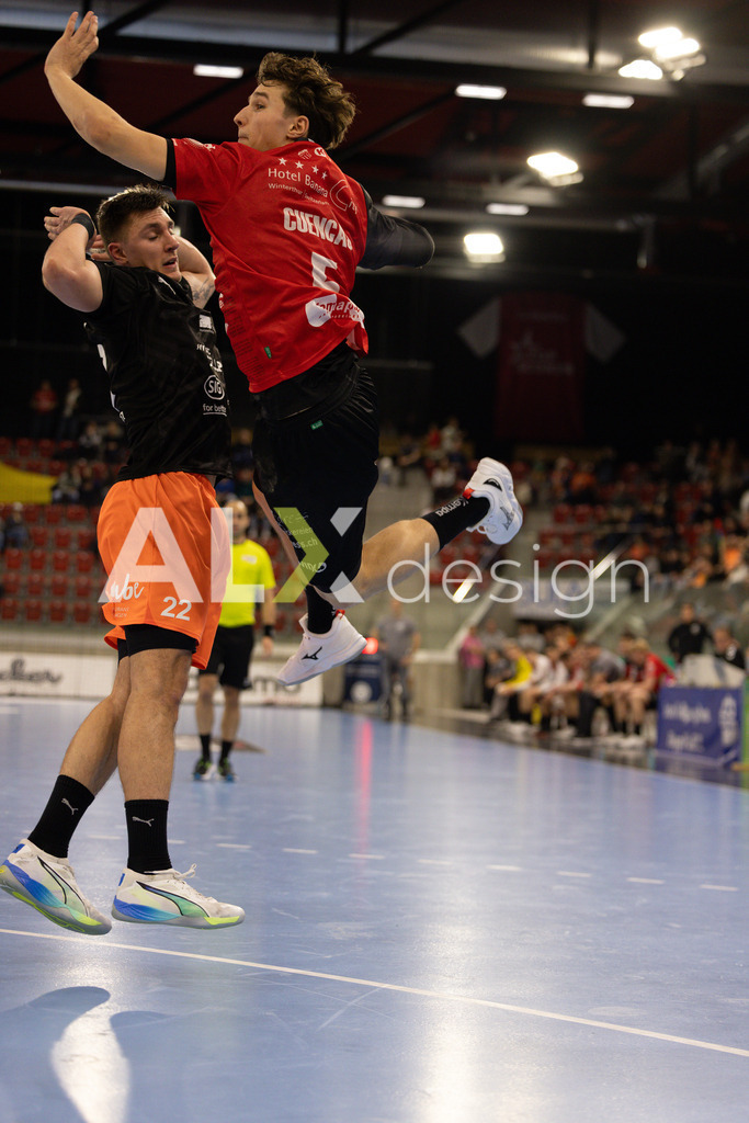 Handballen I Herren I Saison 2025-2026 I Quickline Handball League 2026 | Men I 18. Spieltag I Pfade Winterthur - Kadetten Schaffhausen I 20.12.2025 | 5 Tiago Cuencas (Pfadi Winterthur) – Rückraum mitte - Realisiert mit Pictrs.com
