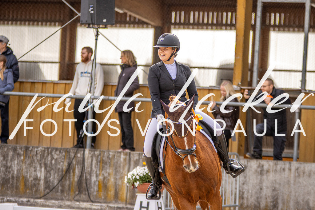 IMG_3434 | Erleben Sie dynamische Sport- und emotionale Tierfotografie in Süddeutschland mit Fotos von Paula. Spezialisiert auf Pferde- und Hundefotografie sowie Sportevents. Kontaktieren Sie mich für einzigartige und ausdrucksstarke Bilder Ihrer besonderen Momente.