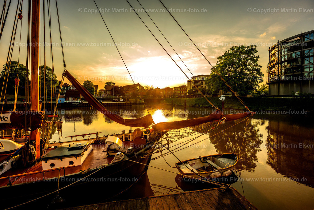 Stade Hafencity Frieda Sonnenuntergang_ELS_5986010525 Kopie | Fotos aus den Touristenorten aus Norddeutschland. - Realisiert mit Pictrs.com