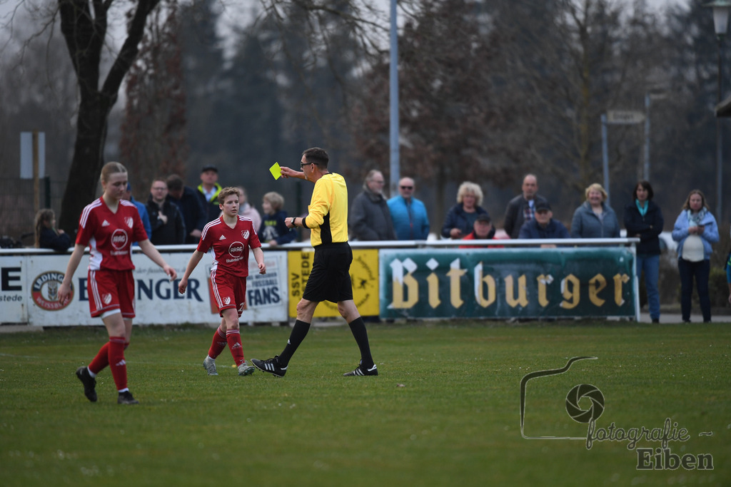 SG am Meer-SpVG Aurich U20 | Bezirksliga Frauen Nord; SG am Meer (schwarz)-SpVG Aurich U20 (rot) am 23.03.2025; in Gristede (Fehrenkampstr. 2a), Photo: Philip Eiben 2025 - Realisiert mit Pictrs.com