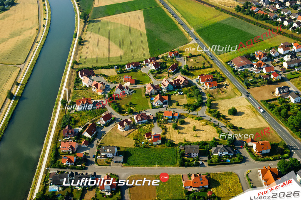 Die Luftaufnahme Main-donau-kanal - Altendorf wurde vom UL-Flugzeug (keine Drohne) aus fotografiert.Hohe Druck- Auflösung-die Geschenkidee!