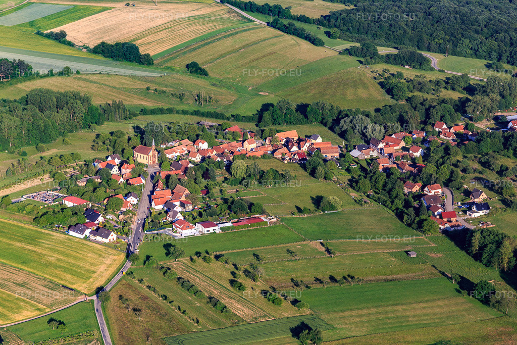 Vue aérienne: District d'Eberbach du nord-est à Gundershoffen dans le département Bas Rhin, France – .Photo: IMG_100805.jpg prise le 08/06/2017 par Werner Riehm/FLY-FOTO.eu – Résolution de l'original: 5472 x 3648 px