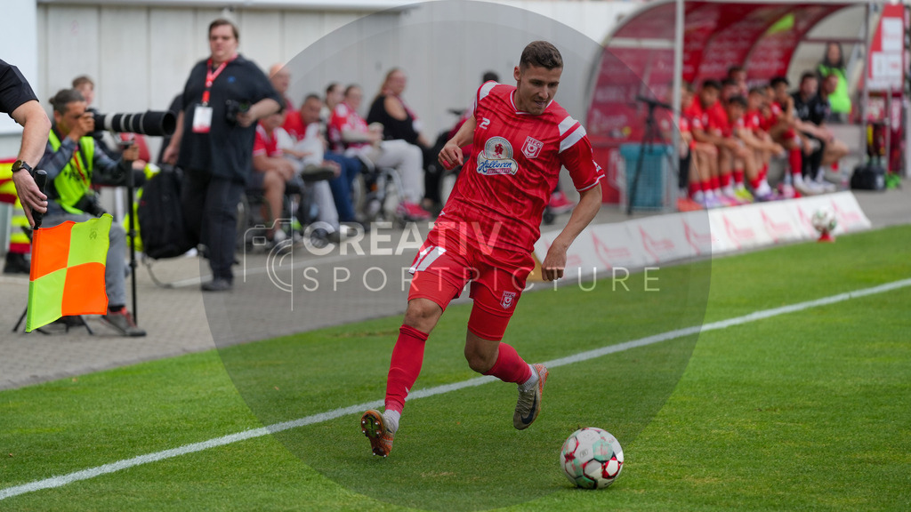 Fußball, Herren, Saison 2025/2026, Regionalliga Nordost, 5. Spieltag, Hallescher FC vs. FSV 63 Luckenwalde, Dienstag 26.08.2025, Leuna-Chemie-Stadion Halle, | Fußball, Herren, Saison 2025/2026, Regionalliga Nordost, 5. Spieltag, Hallescher FC vs. FSV 63 Luckenwalde, Dienstag 26.08.2025, Leuna-Chemie-Stadion Halle, Im Bild: Marius Hauptmann (Halle) - Realisiert mit Pictrs.com