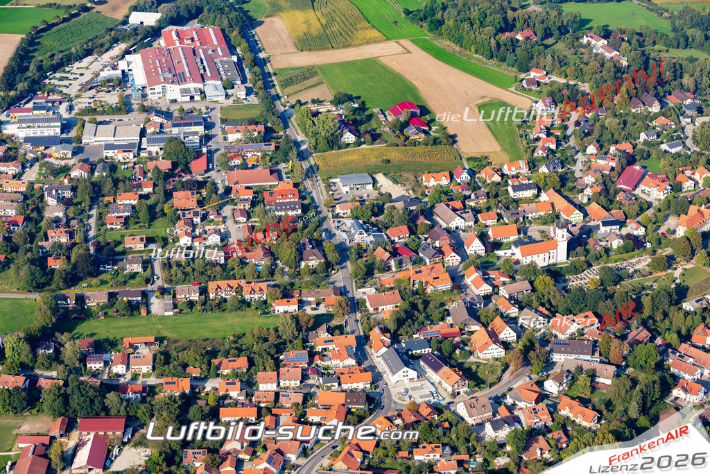 Aktuelles Luftbild von  Utting am Ammersee - Die Luftaufnahme wurde 2020 mittels UL-Flugzeug erstellt ( keine Drohne ) - hochauflösende Kamera-Systeme von  Canon -Beste Qualität - Für grossformatige Ausdrucke geeignet. Die Geschenkidee !