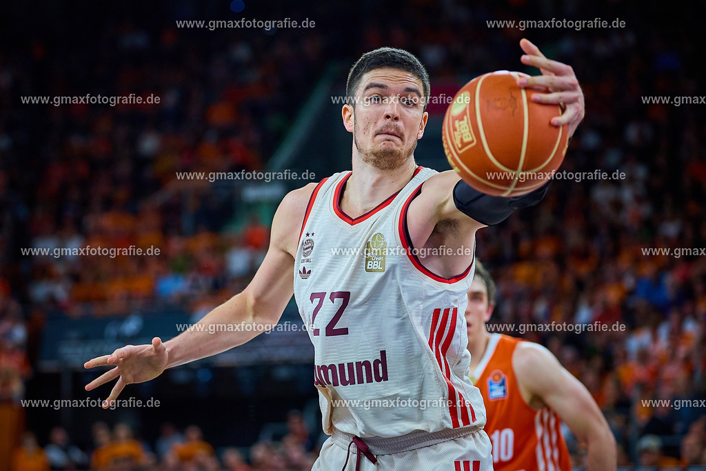 GER, ratiopharm ulm gegen FC Bayern, Basketball, 2. PlayOff, Finale, EasyCredit Bundesliga, Spielzeit 2024/2025, 18.06.2025 | GER, ratiopharm ulm gegen FC Bayern, Basketball, 2. PlayOff, Finale, EasyCredit Bundesliga, Spielzeit 2024/2025, 18.06.2025Foto: Eibner-Pressefoto/Gerald Oelze-de Stoppany