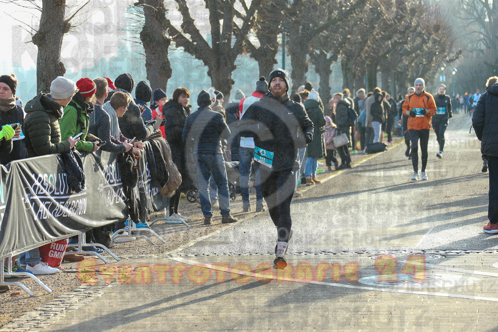 241231_1204_EX1_3760 | Sportfotografie im Rhein-Sieg Kreis, Köln, Bonn, NRW, Rheinland Pfalz, Hessen, etc. Unser Tätigkeitsfeld umfasst den Laufsport vom Volkslauf über den Marathon, Duathlon, Triathon bis zum Ultralauf wie Kölnpfad Ultra oder Schindertrail.