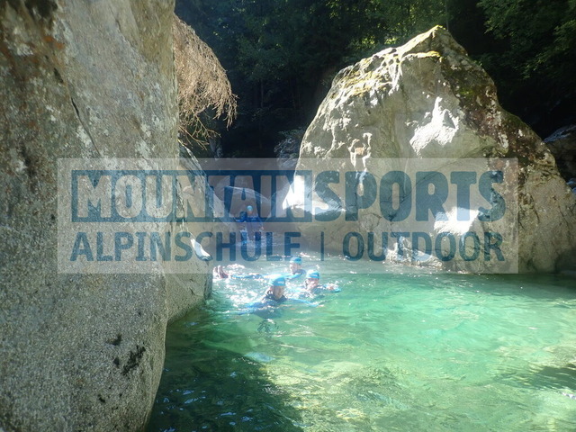 P1010052 | Bestelle die Bilder deines Berg- oder Wasser-Abenteuers mit Mountain Sports bequem von zu Hause aus direkt über unseren Online Fotoshop von pictrs.com. - Realisiert mit Pictrs.com