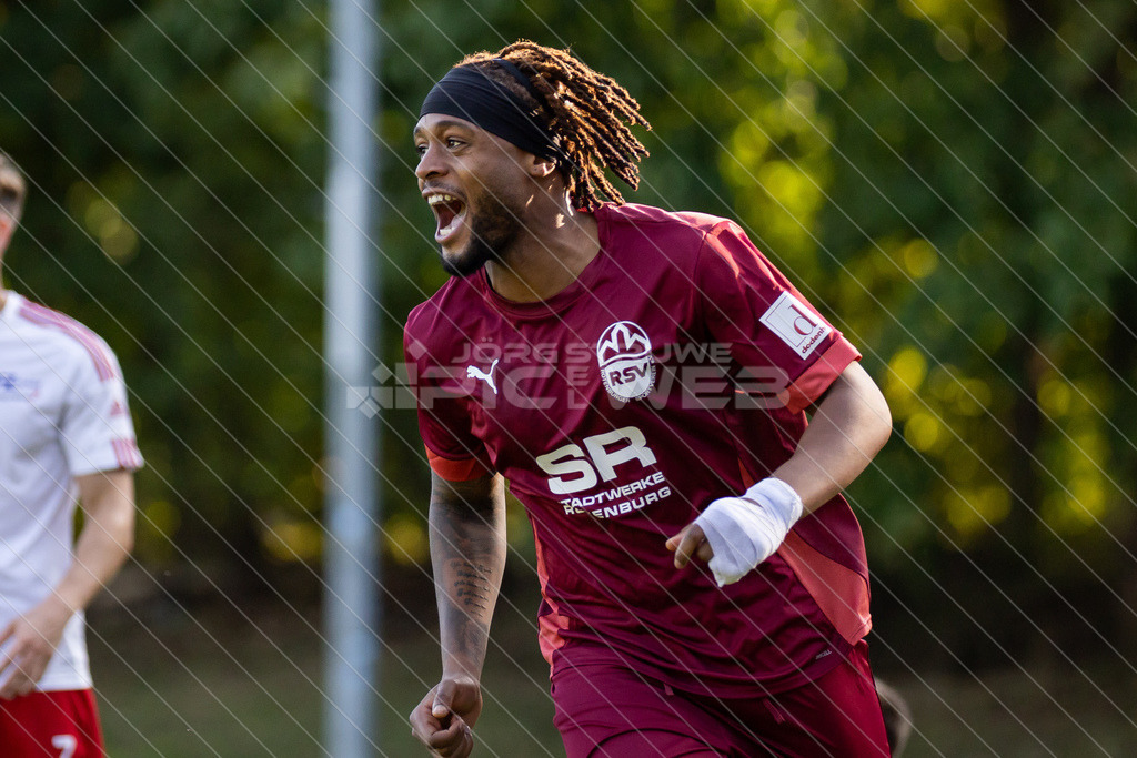 20250928_Picselweb-Fotografie_1R3_2533 | Spielszenen aus dem Spiel VfL Güldenstern Stade - Rotenburger SV. Ergebnis 0:3 - Realisiert mit Pictrs.com