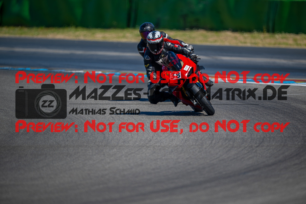 MaZZes-Fotomatrix-20260523-122953 | GRUEN