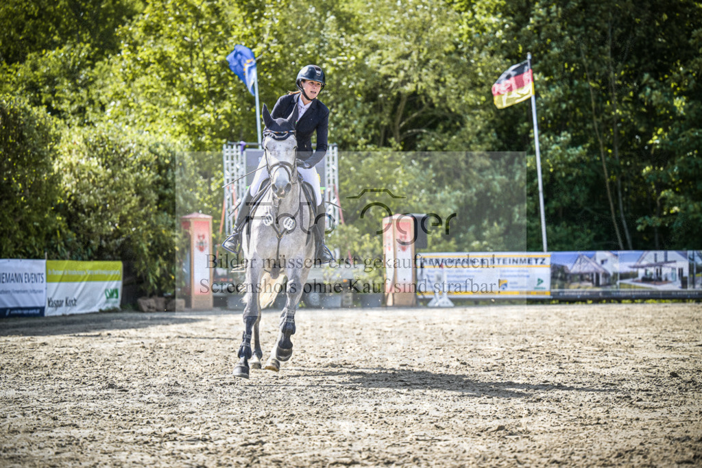 DOS_9390 | Entdecke hochwertige Reitturnierfotos von Foto Oger. Professionell, emotional und authentisch – jetzt Lieblingsmomente im Shop bestellen. - Realisiert mit Pictrs.com