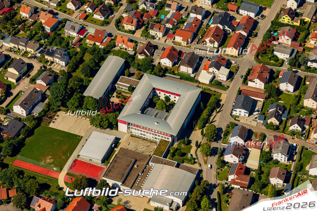 Luftaufnahme der Stadt Abensberg - Die Luftaufnahme wurde 2025 vom UL-Flugzeug heraus erstellt ( keine Drohne ) - Hochauflösende Luftaufnahme - für professionelle Ausdrucke geeignet. Die Geschenkidee !Mit Lizenz und Bildrechte bestellbar
