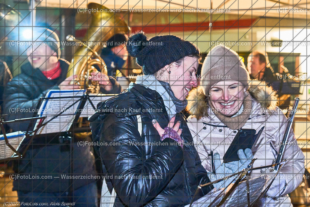 ALP0501_Nacht der Ballone_Lackenhof_Michaela-Veronika | (C)FotoLois.com, Alois Spandl, 'Nacht der Ballone' des Ballonclub ÖTSCHERLAND in Lackenhof/Weitental, gemeinsame Veranstaltung mit Tourismusverband ÖTSCHER, Mi 28. Dezember 2022.