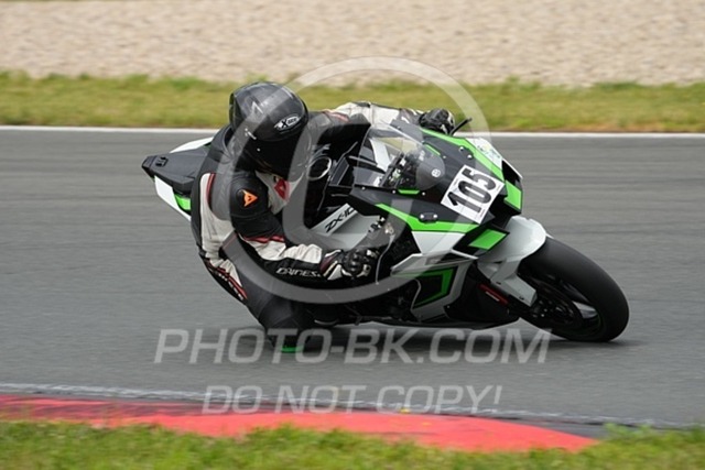 2024_07_04_PBK_14317 | Sportfotografie; SlowMotion; Video; Rennstrecke; Hafeneger; Speer; Racing; RSE; BMW; CBO; Trackday; Motorsportarena; Hockenheimring; Brno; Most; Barcelona; Valencia