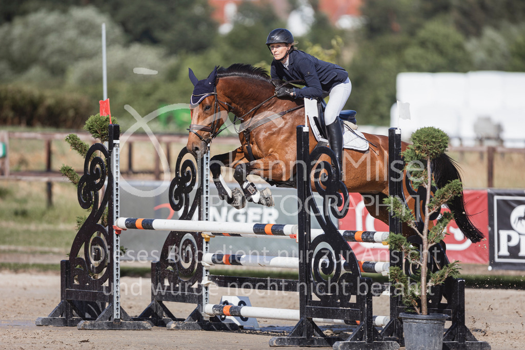 240628_LüPfSpTa_A2-Stil-235 | Deine schönsten Turniermomente als professionelle Fotos! Entdecke hochwertige Pferdesport-Fotografie im Online-Shop. Jetzt Fotos finden & bestellen!