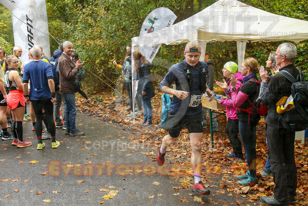 241027_1003_EX1_3444 | Sportfotografie im Rhein-Sieg Kreis, Köln, Bonn, NRW, Rheinland Pfalz, Hessen, etc. Unser Tätigkeitsfeld umfasst den Laufsport vom Volkslauf über den Marathon, Duathlon, Triathon bis zum Ultralauf wie Kölnpfad Ultra oder Schindertrail.