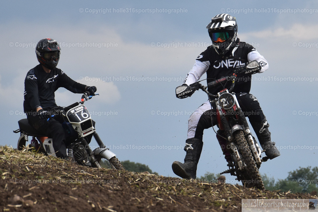 DSC_0002 (2) | Sportfotografie , Motorsport, Motoross, Reitsport, Mointainbike, Enduro,
Landschaft , Outdoor, Eventfotografie, Landschaft, Bilder online bestellen - Realisiert mit Pictrs.com