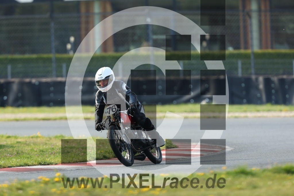 0h76-20260418_00490 | Schöne Erinnerungen an spannende Momente - das festzuhalten ist unser Job. PIXELrace.de ist seit 2003 auf den Rennstrecken Europas unterwegs um die Action draußen beim Fahren und die wunderbare Stimmung imm Fahrerlager für euch einzufangen.