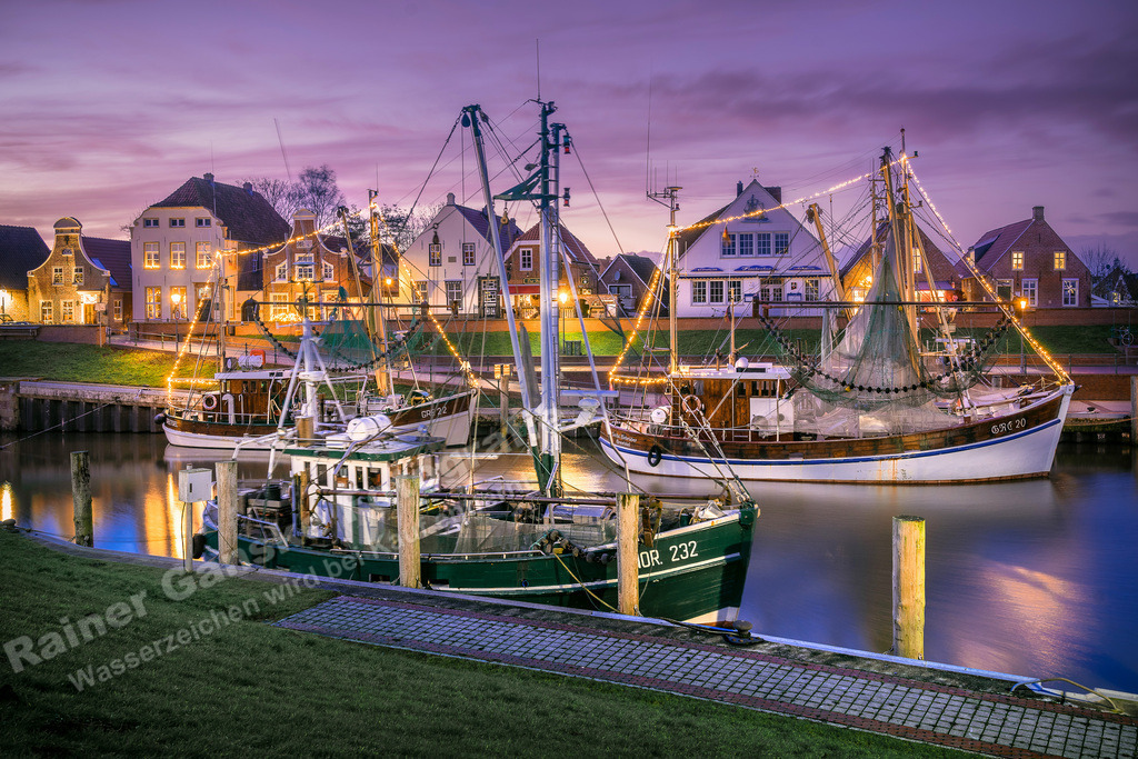 20221226 Greetsiel 127 R Ganske | Onlineshop mit Bildern von Stränden, Häfen und Meer. Leinwände, Poster, Kalender und andere Materialien erhältlich. Kommerzielle Lizenzen möglich.  - Realisiert mit Pictrs.com