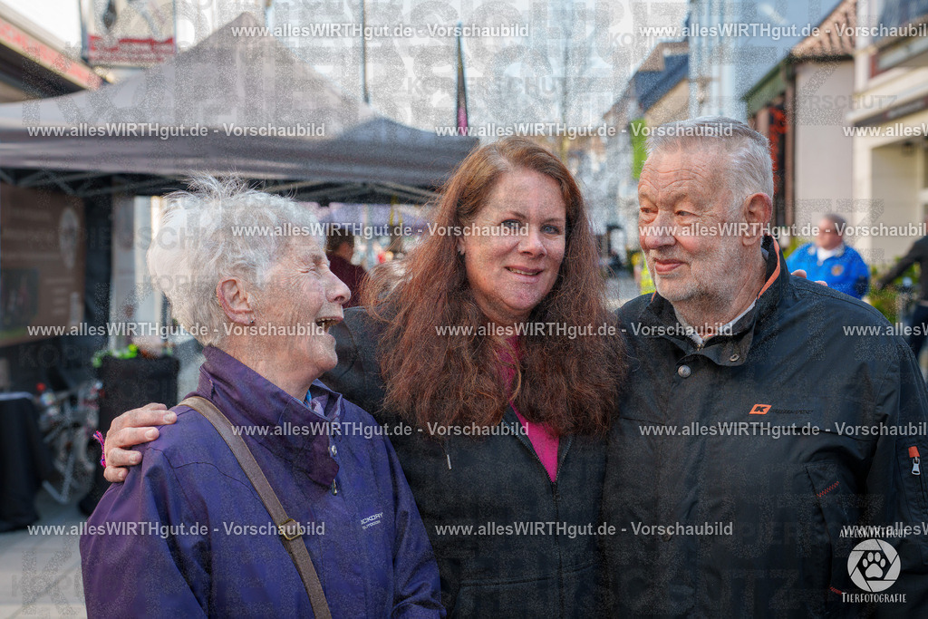 Pfötchenmarkt Nettetal-Lobberich 2026 - Nettetal-Tag - Daniel Wirth - www.allesWIRTHgut.de - @allesWIRTHgut_Tierfotografie 7R507655 | Professionelle Tierfotografie in Mönchengladbach von Daniel Wirth (allesWIRTHgut). Liebevolle & natürliche Bilder von Hunden & Katzen für unvergessliche Erinnerungen.