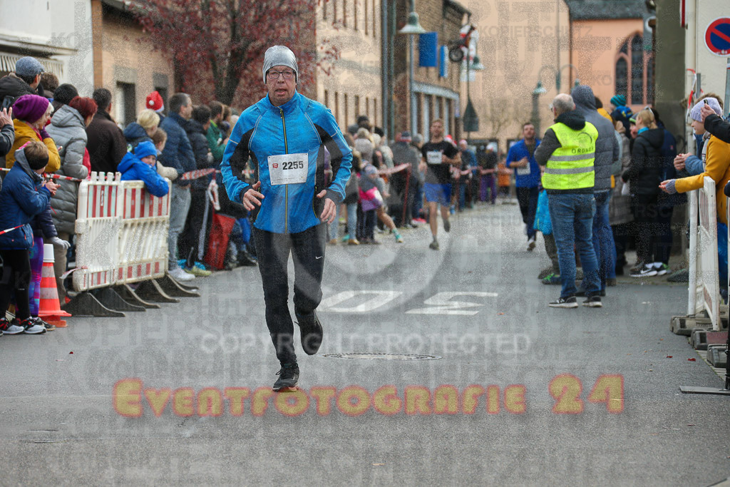 221127_1052_EX1_1105 | Sportfotografie im Rhein-Sieg Kreis, Köln, Bonn, NRW, Rheinland Pfalz, Hessen, etc. Unser Tätigkeitsfeld umfasst den Laufsport vom Volkslauf über den Marathon, Duathlon, Triathon bis zum Ultralauf wie Kölnpfad Ultra oder Schindertrail.