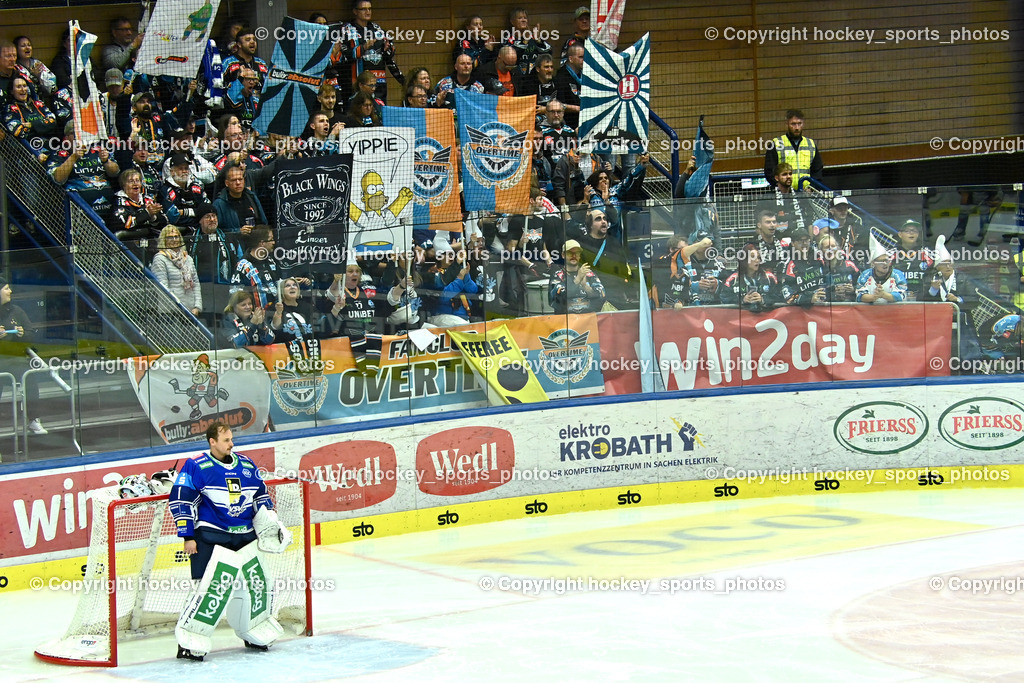 EC IDM Wärmepumpen VSV vs. STEINBACH BLACK WINGS LINZ | #1 LAMOUREUX Jean Philippe EC VSV, Black Wings Linz Fans, EC IDM Wärmepumpen VSV vs. STEINBACH BLACK WINGS LINZ, EC IDM Wärmepumpen VSV vs. STEINBACH BLACK WINGS LINZ am 25.10.2024 in Villach (Stadthalle Villach), Austria, (Photo by Bernd Stefan)