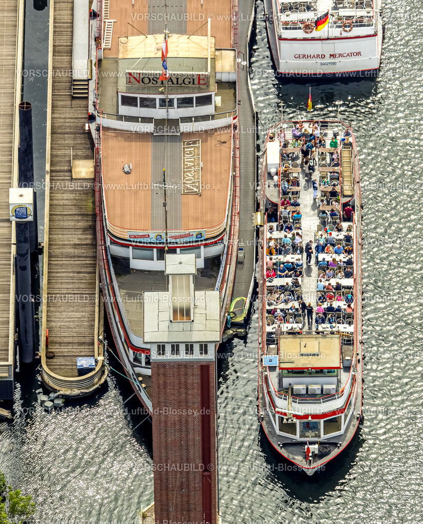 Duisburg240704994-Mitte-2 | Luftbild, Innenhafen mit Ausflugsschiff und Touristen an der Schwanentorbrücke, Stadtmitte, Duisburg, Ruhrgebiet, Nordrhein-Westfalen, Deutschland