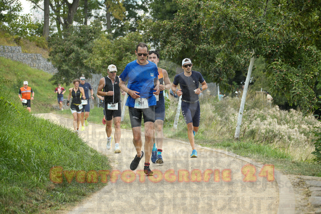 250824_1349_EX1_3858 | Sportfotografie im Rhein-Sieg Kreis, Köln, Bonn, NRW, Rheinland Pfalz, Hessen, etc. Unser Tätigkeitsfeld umfasst den Laufsport vom Volkslauf über den Marathon, Duathlon, Triathon bis zum Ultralauf wie Kölnpfad Ultra oder Schindertrail.