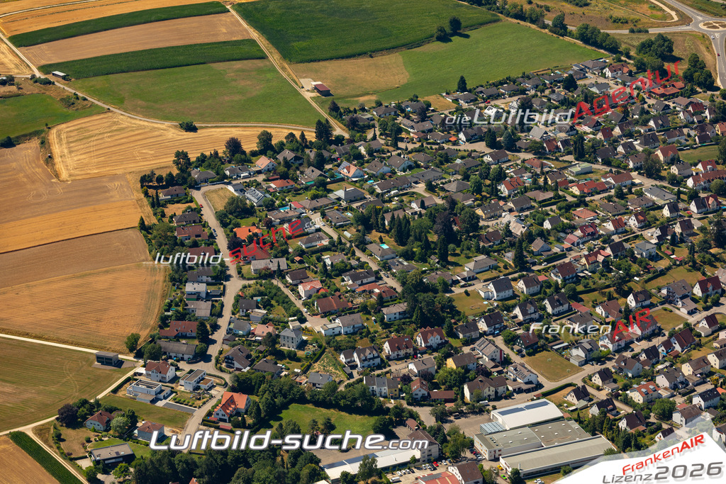 Das Luftbild der Stadt Adelsried wurde 2022 vom Flugzeug heraus erstellt (keine Drohnen-Aufnahmen) Aufnahmehöhe ca.450 Meter- hohe Bildauflösung und Druck-Qualität. Garantiert!