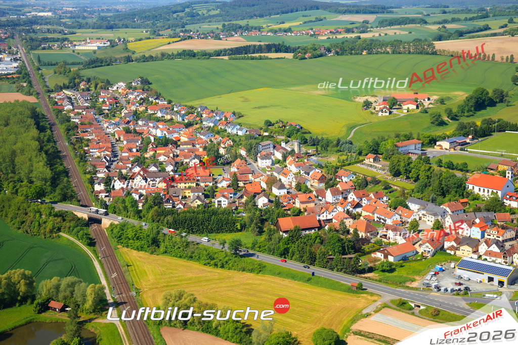 Die Luftaufnahme Johannisthal - Küps wurde vom UL-Flugzeug (keine Drohne) aus fotografiert.Hohe Druck- Auflösung-die Geschenkidee!