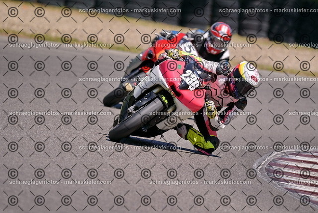 26bt04-1228 | markuskiefer.com - Realisiert mit Pictrs.com