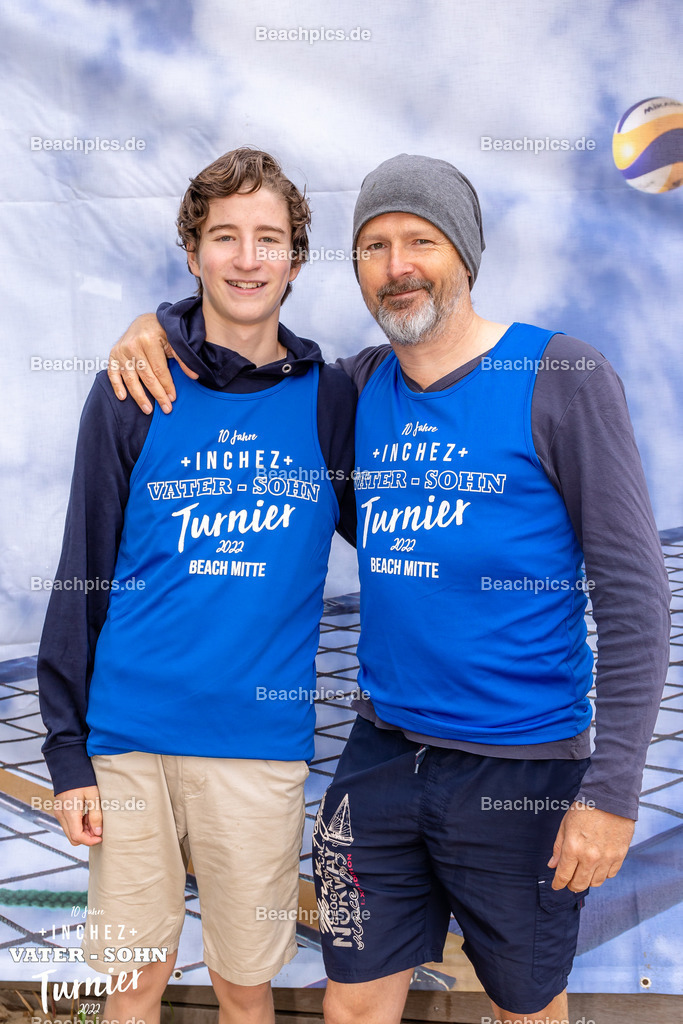 2022-00063180-Vater-Sohn-Turnier-Teamfotos-2 | 26.05.2022; Berlin Foto: Gerold Rebsch - www.beachpics.de