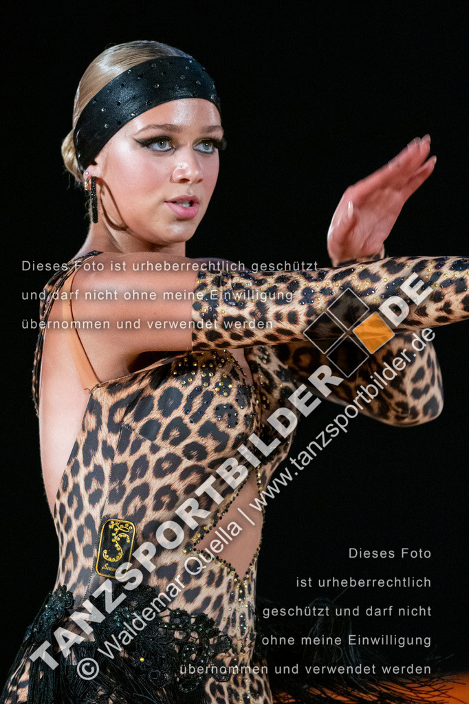 20250504-01597 | Hier finden Sie Tanz Bilder vom Latein und Standard Formationen tanzen. Sportbilder vom Tanzsport. Schöne Fotos und von Weltmeisterschaft, Europameisterschaft, Bundesliga, Regionalliga, Oberliga und Landesliga sowie von GOC Stuttgart, DanceComp, WM Bremen