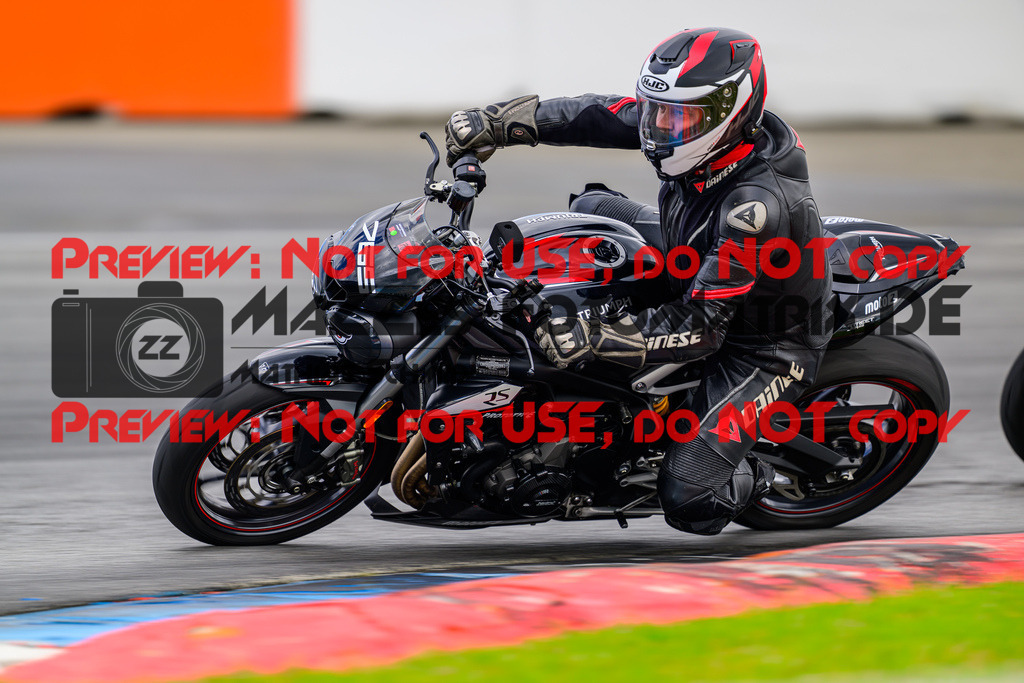 MaZZes_FotoMatrix_240615_6007705_8581 | ROT