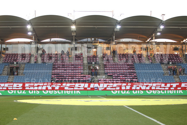 Austrian Bundesliga: Grazer AK 1902 vs LASK | GRAZ, AUSTRIA, 13.DEC.25 - SOCCER - ADMIRAL Bundesliga, Grazer AK 1902 vs LASK. The image shows the vip sector from Grazer AK 1902.