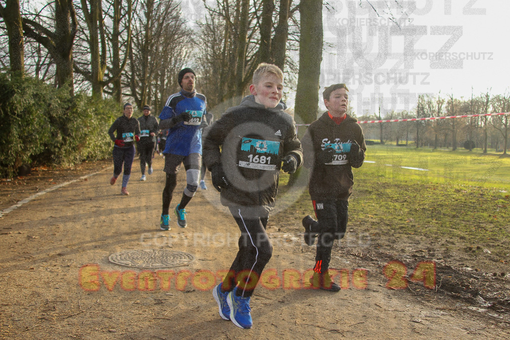 241231_1021_EV4_3953 | Sportfotografie im Rhein-Sieg Kreis, Köln, Bonn, NRW, Rheinland Pfalz, Hessen, etc. Unser Tätigkeitsfeld umfasst den Laufsport vom Volkslauf über den Marathon, Duathlon, Triathon bis zum Ultralauf wie Kölnpfad Ultra oder Schindertrail.