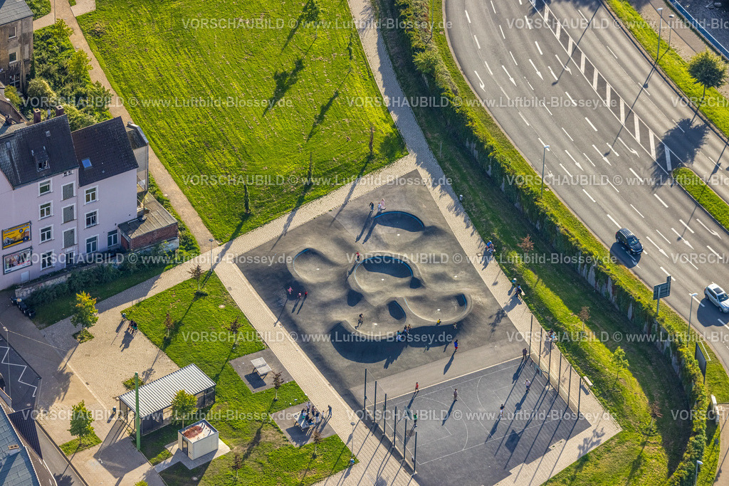 Hagen230903415 | Luftbild, Pumptrack "Bohne" Hagen und Basketballfeld, Wehringhausen, Hagen, Ruhrgebiet, Nordrhein-Westfalen, Deutschland