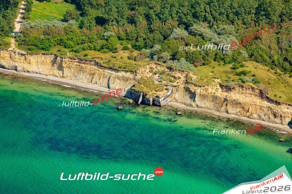 Luftaufnahme Alt- und Niehagen Steilküste Ahrenshoop - Die Luftaufnahme wurde 2025 vom UL-Flugzeug heraus erstellt ( ohne Drohne ) - Hochauflösende Luftaufnahme - für professionelle Ausdrucke geeignet. Die Geschenkidee !Mit Lizenz und Bildrechte bestellbar