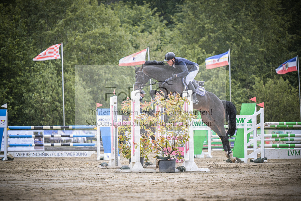 DOS_6439 | Entdecke hochwertige Reitturnierfotos von Foto Oger. Professionell, emotional und authentisch – jetzt Lieblingsmomente im Shop bestellen.Deutschlandweite Turnierfotografie. - Realisiert mit Pictrs.com