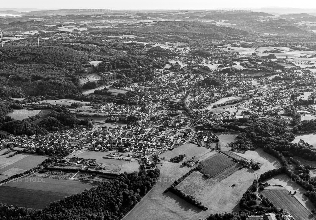 Luftbild: Ortsansicht von Osten im Ortsteil Osenbach in Oberthal im Bundesland Saarland in Deutschland. Foto: IMG_149690.jpg vom 06.09.2025 durch Werner Riehm/FLY-FOTO.de