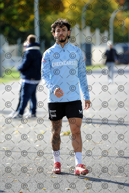 RGE_7818b | Hertha BSC, 2.Bundesliga, Herren, Saison 2025/26, Training, Montag 13.10. 2025, Kevin Sessa (Hertha BSC),  Fotograf:  Ralf Gebhardt - Realisiert mit Pictrs.com